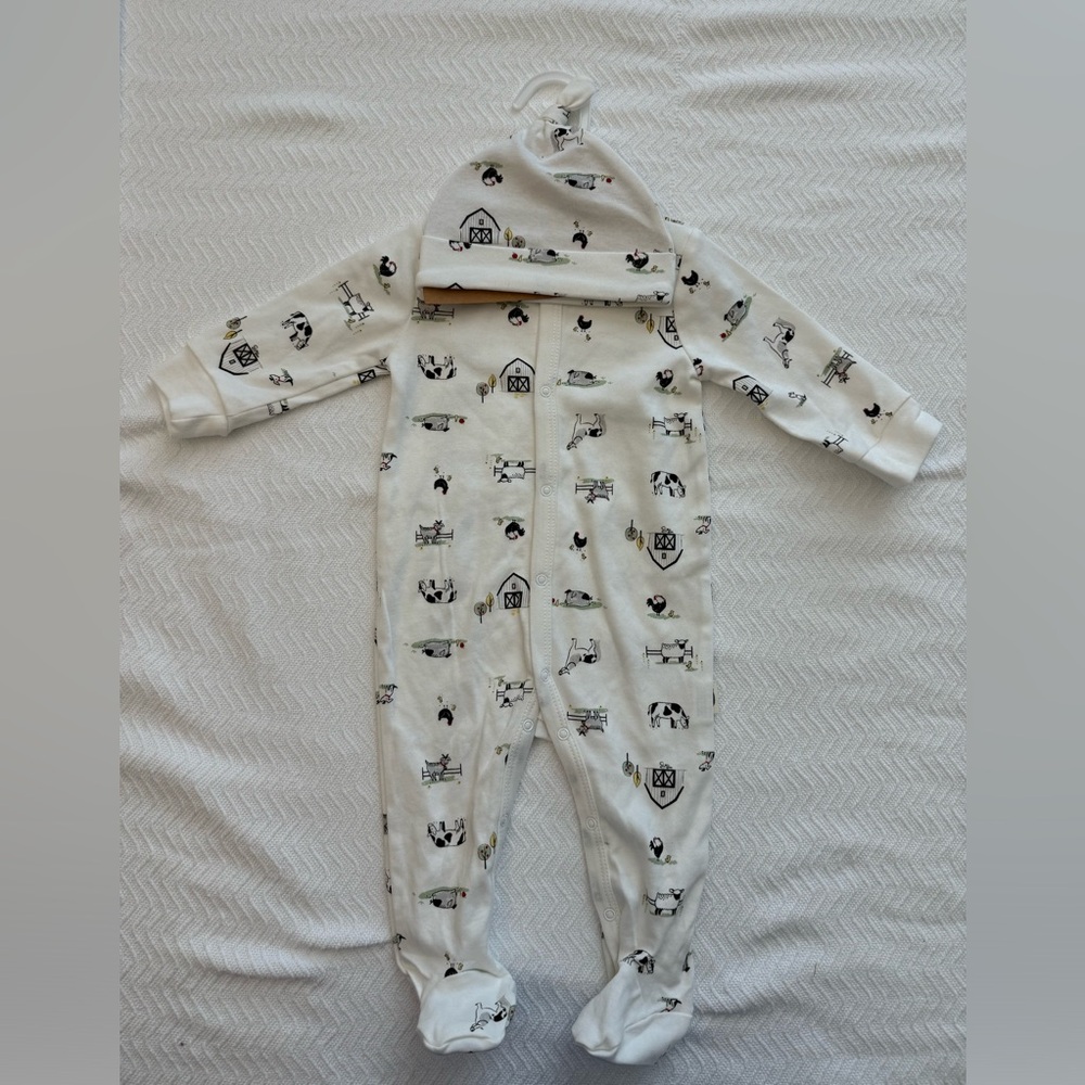 NWT Rabbit + Bear Organic Footed One-piece with hat